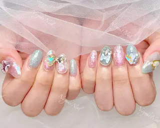 ネイル 🦋 Queenieのネイルデザイン