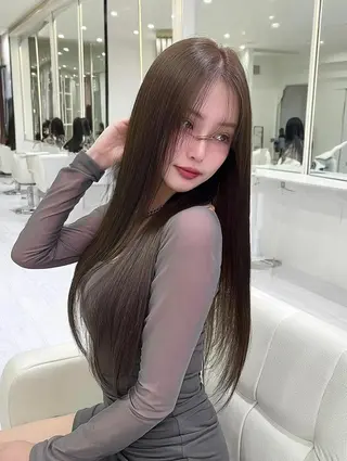 セミロング FOCUS JAPAN4のヘアスタイル