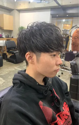 パーマ メンズ レイヤーカット 西村あきやのヘアスタイル