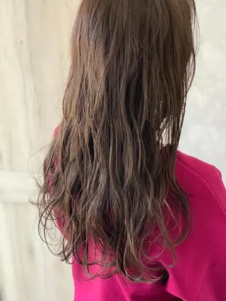 ロング カラー LUXBE LUCEのヘアスタイル