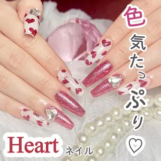 ネイル Queenie 🦋のネイルデザイン
