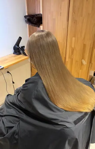ロング カラー こまつ まりやのヘアスタイル