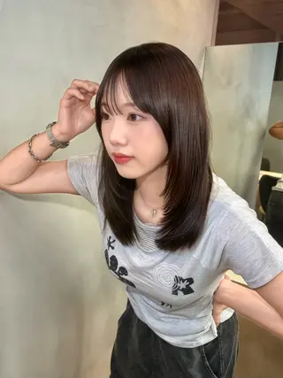 ミディアム カラー 韓国レイヤー 🤎🦋Harisのヘアスタイル