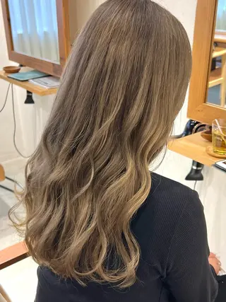 ロング カラー たかはた すずかのヘアスタイル