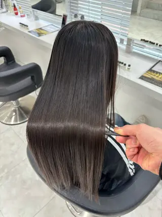 ロング 流行りの透明感カラー ×縮毛矯正🤍ユウのヘアスタイル