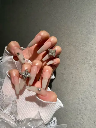 ネイル I-nailロング /ワンホン/キラキラのネイルデザイン