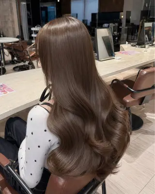 ロング カラー オタクギャル美容師 💫三小田 千容のヘアスタイル