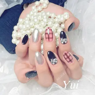 ネイル 🦋 Queenieのネイルデザイン