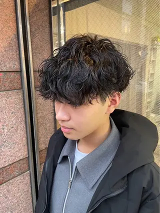 パーマ メンズ フェザーパーマメンズ ピンパーマ京都駅前のヘアスタイル