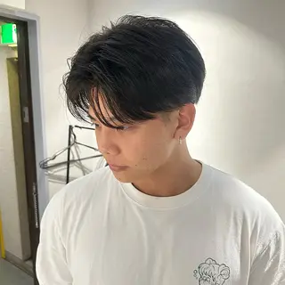 ミディアム カラー パーマ メンズ 💈ニュアンスパーマ センターパート💈のヘアスタイル