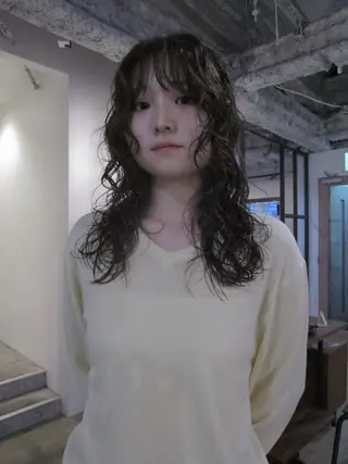セミロング パーマ yu maのヘアスタイル