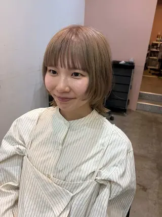ミディアム カラー Hayashi Shioriのヘアスタイル