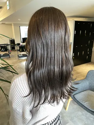 ロング カラー 谷口 優希のヘアスタイル