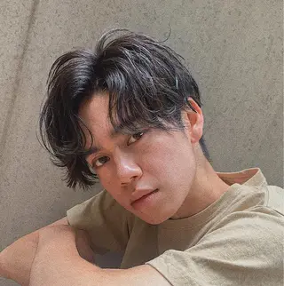 ミディアム パーマ メンズ 三矢 ちなつのヘアスタイル