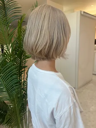 ショート カラー 西本 夏美のヘアスタイル