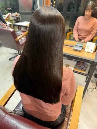 ロング シノザキ キナのヘアスタイル