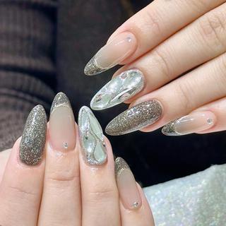 ネイル Queens テイのネイルデザイン
