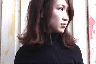 ミディアム セミロング カラー 松田 由貴のヘアスタイル