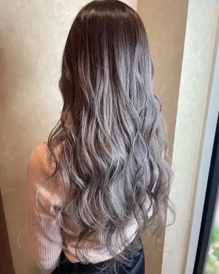ロング カラー Kobayashi ハイライト/ショートのヘアスタイル