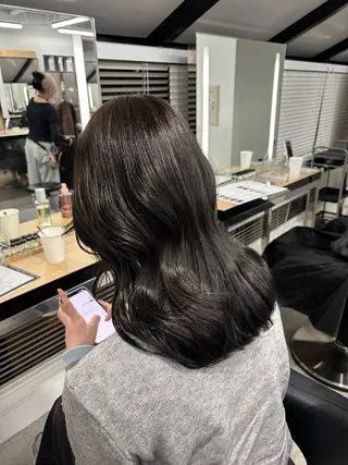 セミロング カラー 韓国風レイヤー透明感 艶髪カラー/岡田悠希のヘアスタイル