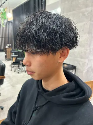 ショート パーマ メンズ 勝毛 広貴のヘアスタイル