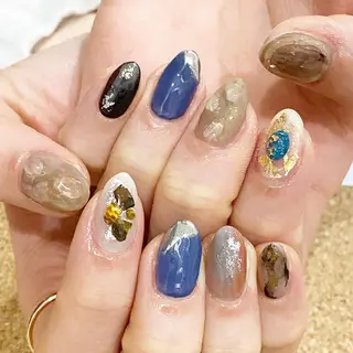 ネイル 板垣 綾乃のネイルデザイン
