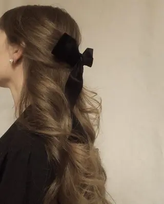 ロング 艶髪ハイトーンカラー 渋谷🎀ririkaのヘアスタイル
