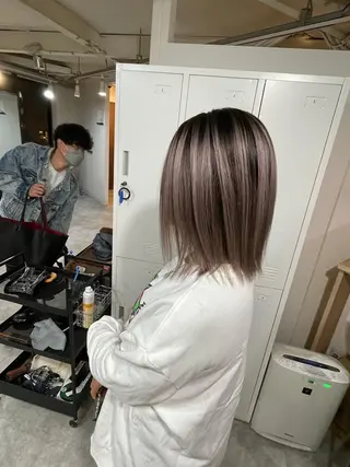 ミディアム カラー 難波ブリーチカラー 伊藤洋輝のヘアスタイル