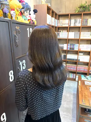 セミロング 出川 結菜のヘアスタイル