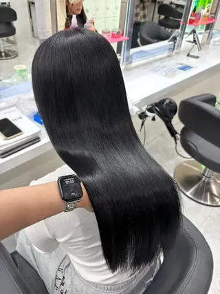 ロング カラー 🎀RIN🎀 縮毛矯正🩶暗髪のヘアスタイル