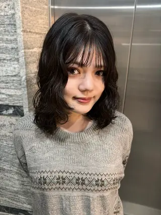 ミディアム カラー パーマ satsuki 暖色・ブラウンカラーのヘアスタイル