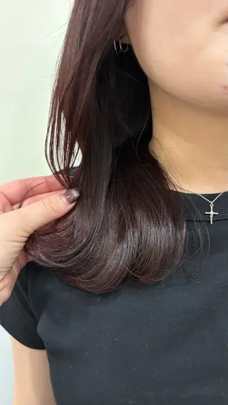 ミディアム カラー 伊藤 紗優のヘアスタイル