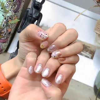 ミディアム ネイル Blowe ニュアンスのネイルデザイン