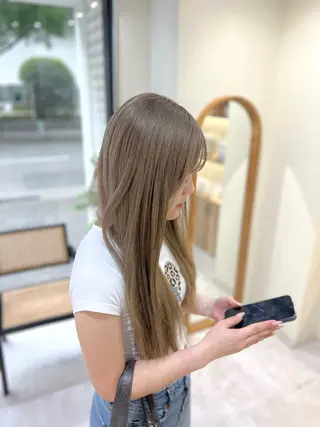 ロング カラー Zina aimiのヘアスタイル