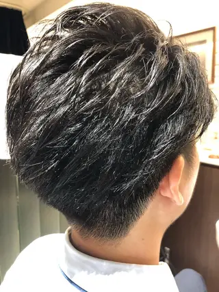 ミディアム 岡崎 隆晟のヘアスタイル