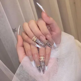 ネイル Luna Gladeのネイルデザイン