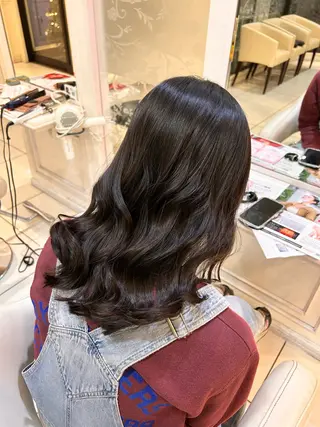 セミロング 生活が楽になる縮毛/ ブリーチなしカラーのヘアスタイル