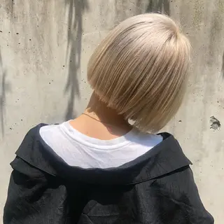 ショート wakana/ 柔らかベージュカラーのヘアスタイル