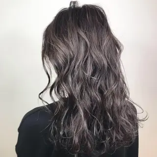 カラー ロング デザインカラー Lienのヘアスタイル