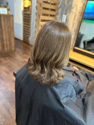 セミロング カラー Luzir⭐︎ GEN⭐︎のヘアスタイル