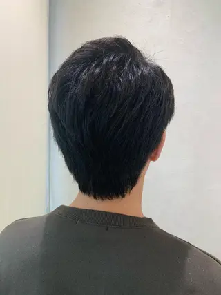 ショート パーマ メンズ ハイトーンカラー🤍 山下 優華のヘアスタイル