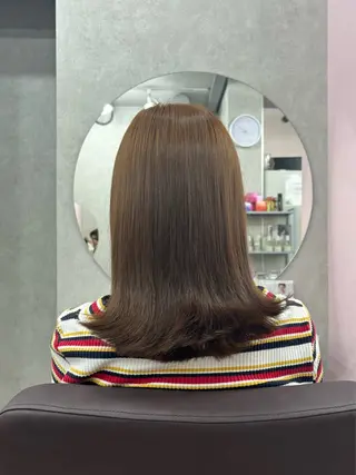 セミロング カラー 倉澤 愛理のヘアスタイル