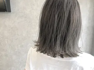 ミディアム カラー 顔周りレイヤーカット ブリーチminamiのヘアスタイル