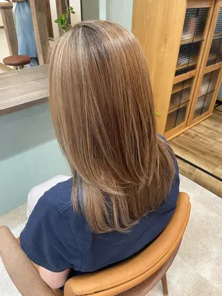 ロング カラー 吉本 美希のヘアスタイル