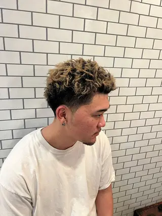 ショート クボタ マコトのヘアスタイル