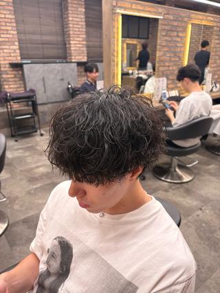 カラー パーマ メンズ 波巻き/シャドウ/ 特化 福田朝輝のヘアスタイル
