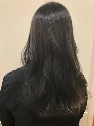 ロング カラー ぱつっとボブ/ 小野あかねのヘアスタイル