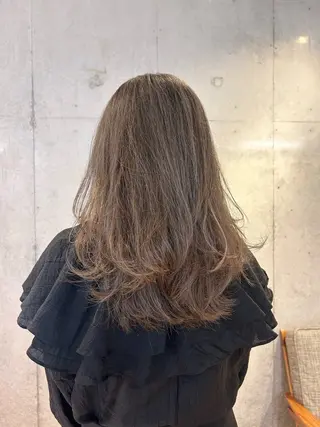 ロング カラー CITY/ mioのヘアスタイル