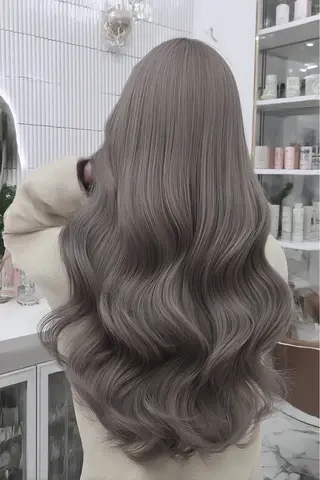 ロング カラー 韓国×艶ハイトーンが かわいい✨️リオ🍒のヘアスタイル