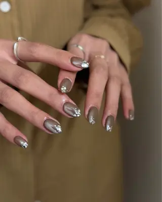 ネイル nailstudio eviz新宿店のネイルデザイン